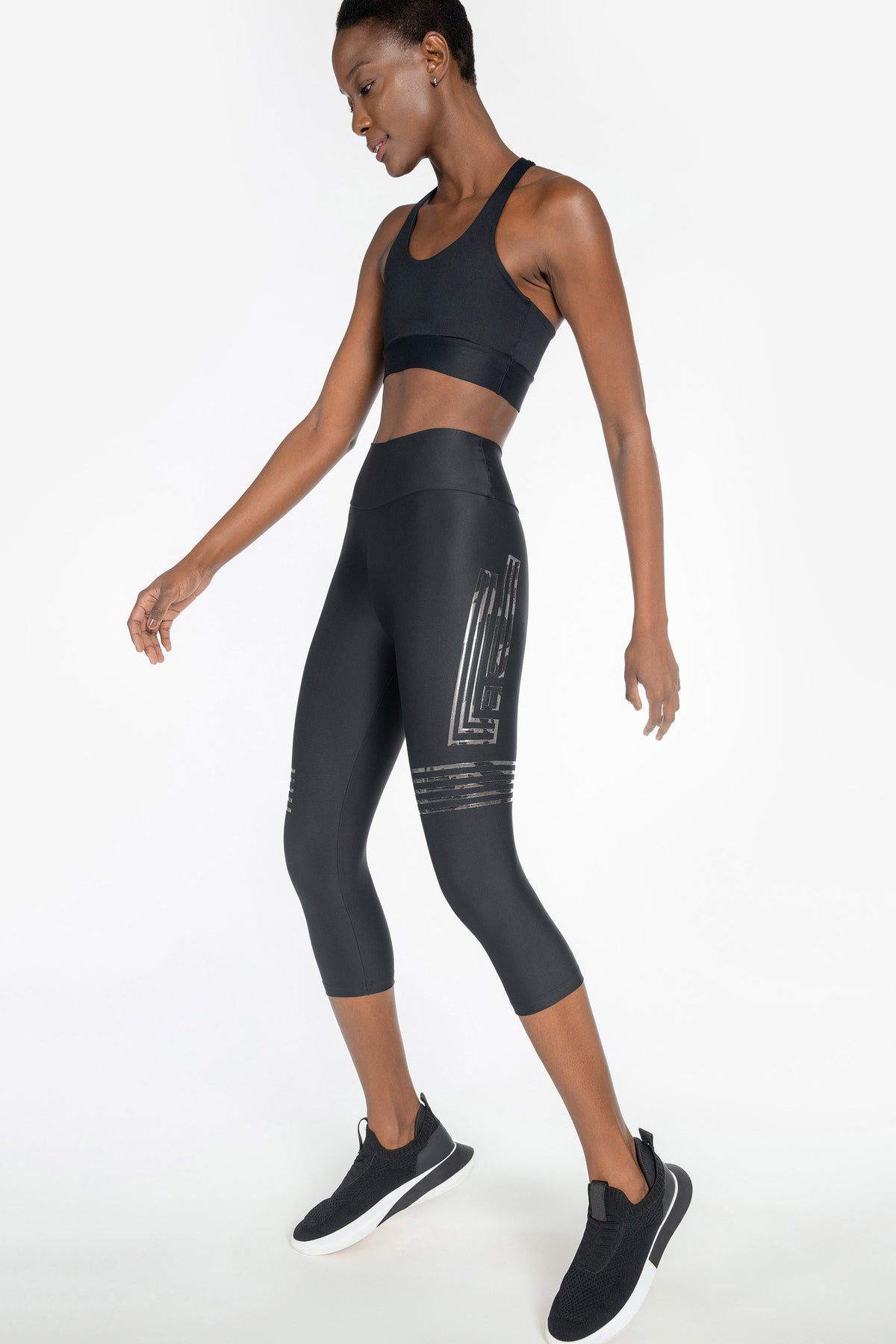 Icon Graphic Capri Leggings