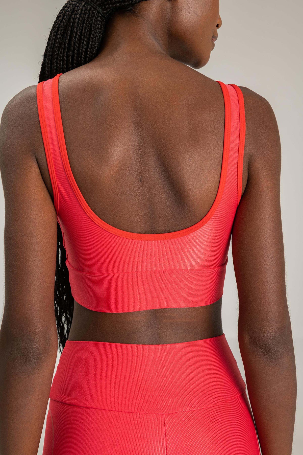 Essential LIVE! Mid Line Sports Bra